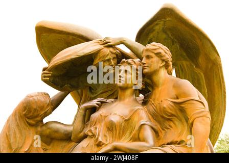 Die Fontäne „The Gulf Cloud“ im Fair Park, die die größte Sammlung von Art déco-Gebäuden in den USA beherbergt, ist ein nationales historisches Wahrzeichen Stockfoto