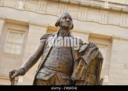 Bronzestatue des ersten US-Präsidenten George Washington (eine von sechs, die William Hubbard aus einer Form von Jean-Antoine Houdons Marmorstatue gegossen hat Stockfoto