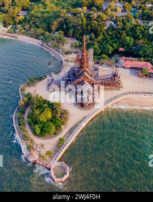 Das Heiligtum der Wahrheit Holztempel in Pattaya Thailand, Skulptur des Heiligtums der Wahrheit Tempel Stockfoto