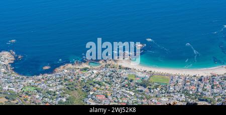 Camps Bay in der Nähe von Kapstadt aus der Luft Südafrika Stockfoto