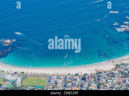 Camps Bay in der Nähe von Kapstadt aus der Luft Südafrika Stockfoto
