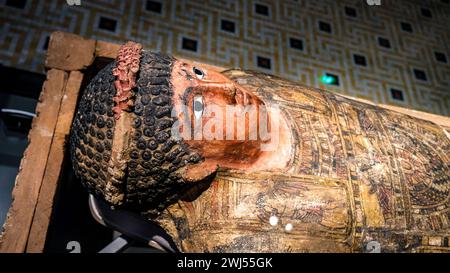 Der altägyptische Sarg wird im Neuen Museum Berlin ausgestellt Stockfoto