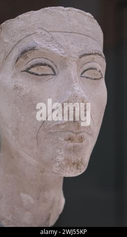 Antike ägyptische Artefakte aus dem Neuen Museum Berlin, die Amarna-Zeit der 18. Dynastie Ägyptens unter Pharao Aschenaten Stockfoto