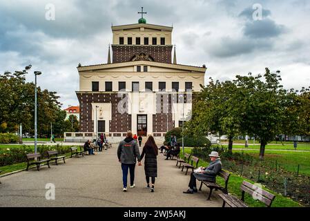 Praha, Tschechische Republik, 28 okt 2023, Kirche Kostel NejsvÄtÄjÅiho srdce PanÄ entworfen von plecnik *** Praha, Tschechische Republik, 28 okt 2023, Kirche Kostel NejsvÄtÄjÅiho srdce PanÄ entworfen von plecnik Copyright: XWolfgangxSimlingerx Stockfoto