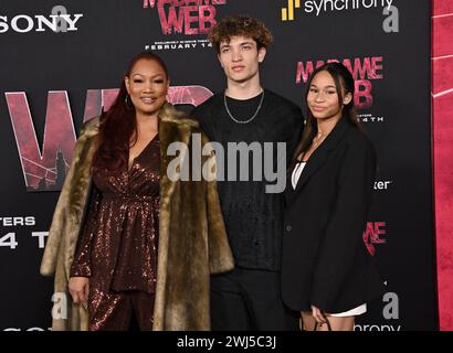 Westwood, USA. Februar 2024. Garcelle Beauvais, Jaid Thomas Nilon und Ashlyn Arnold kommen am 12. Februar 2024 zur „Madame Web“-Weltpremiere im Regency Village Theatre in Westwood, KALIFORNIEN. © Tammie Arroyo/AFF-USA.com Credit: AFF/Alamy Live News Stockfoto