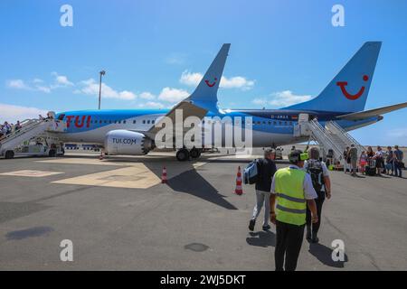 Afrika, Boeing 737 Max von TUIfly auf dem Flughafen Amilcar Cabral International ist der wichtigste und größte Flughafen der Kapverden auf der Insel Sal, Flugzeug, Logo tui. *** Afrika, Boeing 737 Max ab TUIfly am Amilcar Cabral International Airport ist der wichtigste und größte Flughafen in Kap Verde auf der Insel Sal, Flugzeug, Logo tui Stockfoto