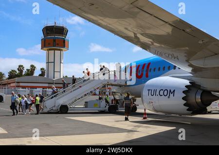 Afrika, Boeing 737 Max von TUIfly auf dem Flughafen Amilcar Cabral International ist der wichtigste und größte Flughafen der Kapverden auf der Insel Sal, Flugzeug, Logo tui. *** Afrika, Boeing 737 Max ab TUIfly am Amilcar Cabral International Airport ist der wichtigste und größte Flughafen in Kap Verde auf der Insel Sal, Flugzeug, Logo tui Stockfoto