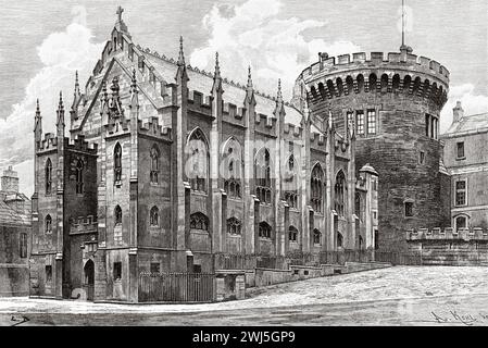 Chapel Royal and Record Tower in Dublin Castle, aus dem 19. Jahrhundert stammende gotische Wiederbelebungskapelle, die von 1814 bis zur Gründung des irischen Freistaates im Dezember 192 als offizielle Kapelle der Church of Ireland diente. Europa. Drei Monate in Irland von Miss Marie Anne de Bovet (1855–1935) Limerick und die Clare Coast 1889, Le Tour du Monde 1890 Stockfoto