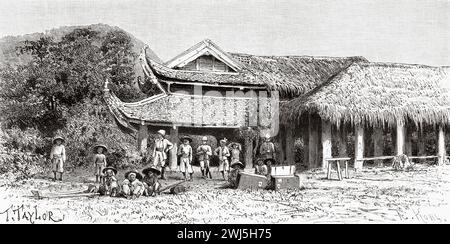 Französische Soldaten in einer Pagode. Tonkin, Französisch-Indochina. Vietnam, Asien. Dreißig Monate in Tonkin 1885 von Dr. Charles Edouard Hocquard (1853–1911) Le Tour du Monde 1890 Stockfoto