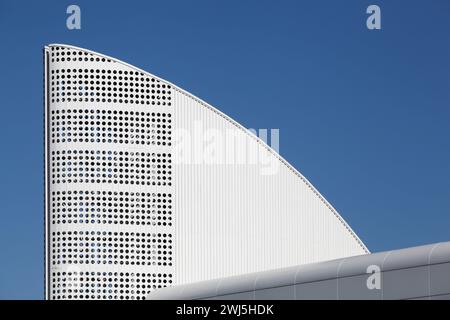 Dijon, Frankreich - 6. Oktober 2017: Einkaufszentrum Carrefour im Stadtteil Toison d’Or in Dijon, Frankreich Stockfoto