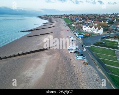 Aus der Vogelperspektive auf den Oststrand von selsey an der Westküste von sussex Stockfoto