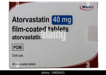 Packung mit Atorvastatin Filmtabletten Statinpackung 40 mg isoliert auf weißem Hintergrund Stockfoto