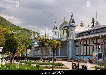 Pjatigorsk, Russland - 10. Mai 2022: Gebäude der Galerie Lermontow, Philharmonie Konzert- und Ausstellungshalle Stockfoto