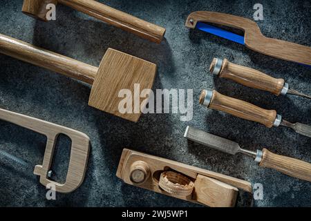 Holzhammer Und Andere Holzarbeiterwerkzeuge In Flat Lay Komponiert Stockfoto
