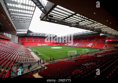 Allgemeiner Blick in das Anfield Stadium vom Kop Stand aus in Richtung des neuen Anfield Road Standes. Premier League Spiel Liverpool gegen Burnley in Anfiel Stockfoto