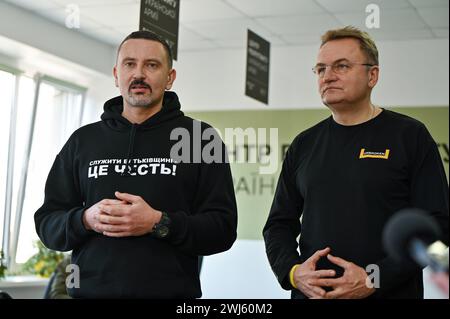 Nicht exklusiv: LVIV, UKRAINE - 12. FEBRUAR 2024 - Rekrutierungskoordinator für die ukrainische Armee beim ukrainischen Verteidigungsministerium Oleksii Bezhevets Stockfoto