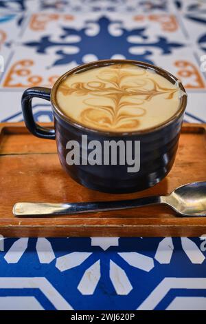 Eine Portion vietnamesischer Kokos-Ei-Kaffee Stockfoto