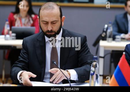 Brüssel, Belgien Februar 2024. Ararat MIRZOYAN, Außenminister der Republik Armenien, nimmt am 13. Februar 2024 am Partnerschaftsrat EU-Armenien in Brüssel, Belgien Teil. Quelle: ALEXANDROS MICHAILIDIS/Alamy Live News Stockfoto