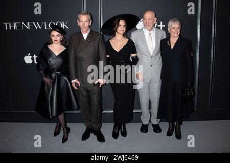 Maisie Williams, Ben Mendelsohn, Juliette Binoche, John Malkovich und Glenn Close bei der Weltpremiere der Apple TV+ Serie „The New Look“ in der Florence Gould Hall. New York, 12.02.2024 Stockfoto