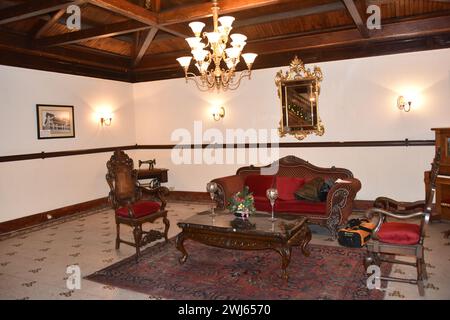 Bisbee, AZ., 12/30/2023. Copper Queen Hotel, das 1902 von Phelps Dodge eröffnet wurde, bietet Gästen und Bergbauinvestoren Zimmer/Restaurants, während sie das Bergwerk besuchen Stockfoto