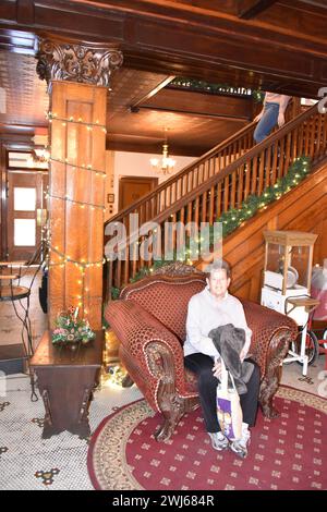 Bisbee, AZ., 12/30/2023. Copper Queen Hotel, das 1902 von Phelps Dodge eröffnet wurde, bietet Gästen und Bergbauinvestoren Zimmer/Restaurants, während sie das Bergwerk besuchen Stockfoto