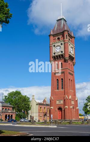 Der viktorianische Uhrenturm in Camperdown stammt aus dem Jahr 1896 – der Krümmer Street, Camperdown, Victoria, Australien Stockfoto