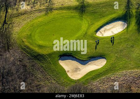 Luftbild, Golfplatz Golfclub Castrop-Rauxel e.V. in Frohlinde, sandgefüllter Bunker, Bunkerfläche in Herzform, Baumreihe auf der Wiese, Golf Green, Golfspieler mit Schattenwurf, Frohlinde, Castrop-Rauxel, Ruhrgebiet, Nordrhein-Westfalen, Deutschland ACHTUNGxMINDESTHONORARx60xEURO *** Luftsicht, Golfplatz Golfclub Castrop Rauxel e V in Frohlinde, sandgefüllter Bunker, Bunkerbereich in Herzform, Baumreihe auf der Wiese, Golfgrün, Golfspieler mit Schatten, Frohlinde, Castrop Rauxel, Ruhrgebiet, Nordrhein-Westfalen, Deutschland ATTENTIONxMINDESTHONORARx60xEURO Stockfoto