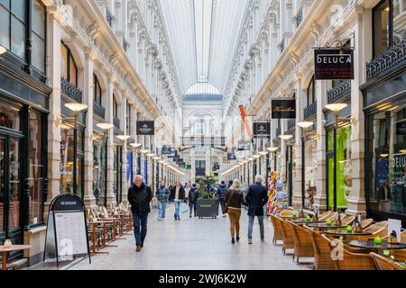 Den Haag, Niederlande - 31. Januar 2024: Blick auf das antike Einkaufszentrum Haagsche Passage im Stadtzentrum von den Haag, Niederlande Stockfoto