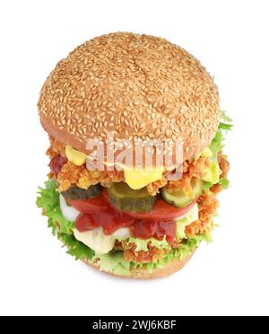 Köstlicher Burger mit knusprigem Hähnchenpastete isoliert auf weiß Stockfoto