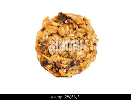 Müslikekse mit Müsli, Hafer, Obst, Honig isoliert auf weißem Hintergrund Stockfoto