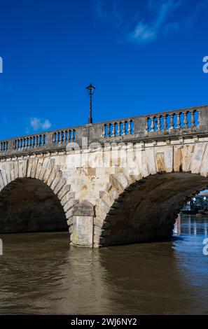 Maidenhead Bridge, wo der Thames Path kreuzt, Fluss Themse, Maidenhead, Berkshire, England, GROSSBRITANNIEN, GB. Stockfoto