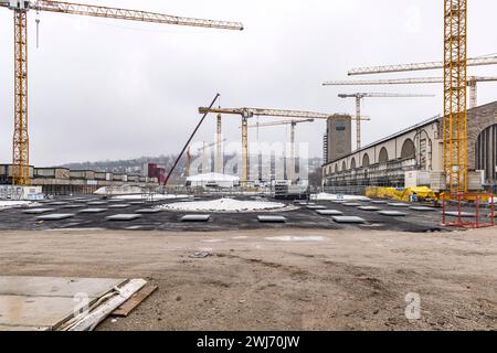 Baustelle Stuttgart 21, ein neuer Hauptbahnhof für Stuttgart. Rechts der Bonatzbau. // 11.02.2024: Stuttgart, Baden-Württemberg, Deutschland, Europa *** Baustelle Stuttgart 21, ein neuer Hauptbahnhof für Stuttgart rechts der Bonatzbau 11 02 2024 Stuttgart, Baden Württemberg, Deutschland, Europa Stockfoto