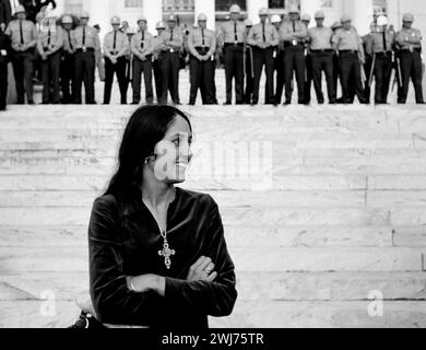 Joan Baez: I am a Noise ist ein US-amerikanischer Dokumentarfilm aus dem Jahr 2023 über den Sänger, Songwriter und Aktivist Joan Baez. Dieses Foto ist nur für redaktionelle Zwecke bestimmt und unterliegt dem Urheberrecht des Filmunternehmens und/oder des Fotografen, der von dem Film- oder Produktionsunternehmen beauftragt wurde. Es kann nur durch Veröffentlichungen in Verbindung mit der Werbung für den oben genannten Film reproduziert werden. Es ist eine obligatorische Gutschrift für die Filmfirma erforderlich. Der Fotograf sollte ebenfalls angerechnet werden, wenn er bekannt ist. Stockfoto