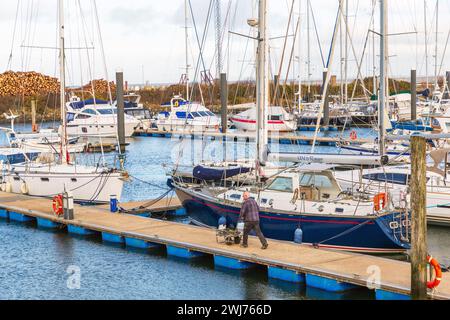 Allgemeiner Blick auf den privaten Yachthafen am Hafen von Troon, Ayrshire, Schottland, Großbritannien auf dem Firth of Clyde. Stockfoto