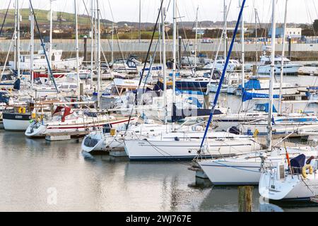 Allgemeiner Blick auf den privaten Yachthafen am Hafen von Troon, Ayrshire, Schottland, Großbritannien auf dem Firth of Clyde. Stockfoto