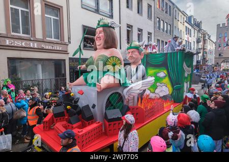 Karneval, Rosenmontag in Kšln, Satire auf grŸne Politik *** Karneval, Rosenmontag in Köln, Satire auf grüne Politik Stockfoto