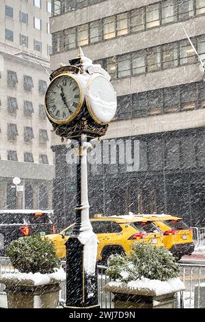 New York, USA. Februar 2024. Starker Schnee in Manhattan. Hinweis: Nidpor/Alamy Live News Stockfoto