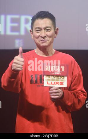 Hangzhou, China. Februar 2024. Der Hongkonger Schauspieler Andy Lau wirbt am 13. Februar 2024 in einem Kino in Hangzhou, Provinz Zhejiang, China, für seinen neuen Film „der Filmkaiser“. (Foto: Costfoto/NurPhoto) Credit: NurPhoto SRL/Alamy Live News Stockfoto