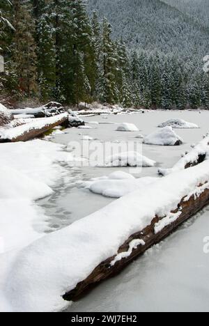 Pamelia See im Winter, Mt Jefferson Wildnis, Willamette National Forest, Oregon Stockfoto