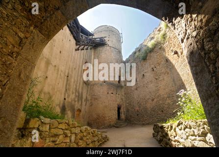 Schloss Chojnik oberhalb der Stadt Sobieszów im Südwesten Polens Stockfoto