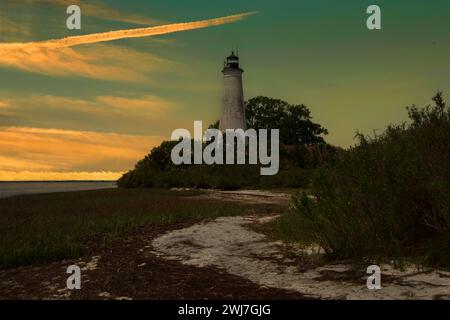 Leuchtturm im Saint Mark National Wildlife Refuge am Ende des Tages in Tallahassee, Florida Stockfoto