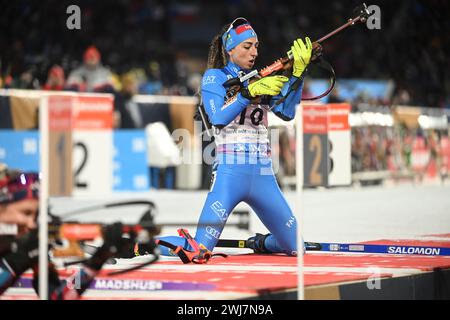 NOVE MESTO NA MORAVE, TSCHECHISCHE REPUBLIK 20240213Italienerin Lisa Vittozzi während der 15 km langen Distanz der Frauen während der Biathlon-Weltmeisterschaft in Tschechien. Foto: Fredrik Sandberg / TT / Code 10080 Stockfoto