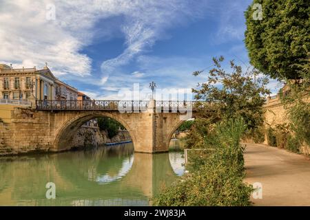 Alte Brückenbrücke von Los Peligros aus dem 18. Jahrhundert durch den Ingenieur Toribio Martínez de la Vega in der Stadt Murcia, Spanien, Europa Stockfoto