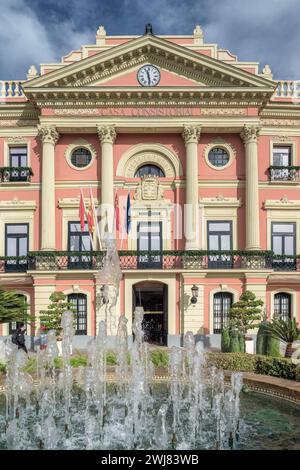 Außenfassade des Gemeindegebäudes Rathaus oder Casa Consistorial, Stadt in der Region Murcia und an der Plaza de la Glorieta, Spanien. Stockfoto