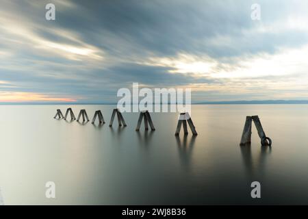 Der Leuchtturm Podersdorf am Ostufer des Neusiedler Sees in Podersdorf am See ist einer der wenigen Leuchttürme in der Republik Österreich. Stockfoto