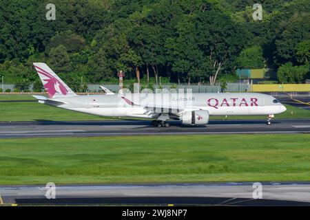 Qatar Airways Airbus A350 landet. Flugzeug A350-900 Modell der QatarAirways Airline A7-AMF. Flugzeug von Qatar Airways A350XWB. Stockfoto