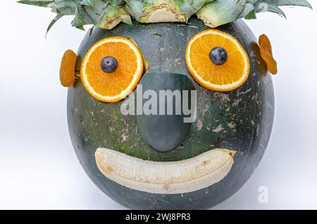 Lustiges Gesicht aus Früchten Stockfoto