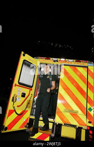 Die Krankenwagencrew rief im London Hilton Hotel an, als gestern Abend die TV Choice Awards abgehalten wurden. KEINE ERLAUBNIS FÜR DAS TV CHOICE MAGAZIN. Alle anderen Titel FIN Stockfoto