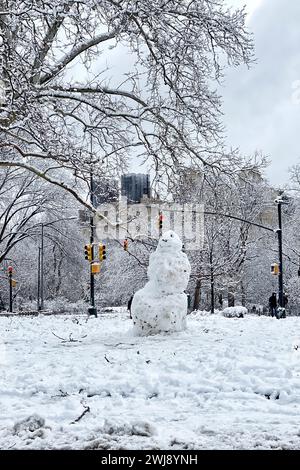 New York, USA. Februar 2024. Starker Schnee im Central Park, Manhattan. Hinweis: Nidpor/Alamy Live News Stockfoto