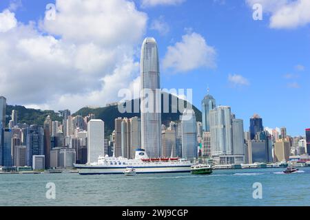 Ein Blick auf Hong Kong Central District wie gesehen von Victoria Harbour. Stockfoto